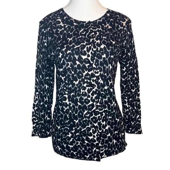 ⭐️ LOFT Black and white cardigan- size medium - Picture 1 of 8